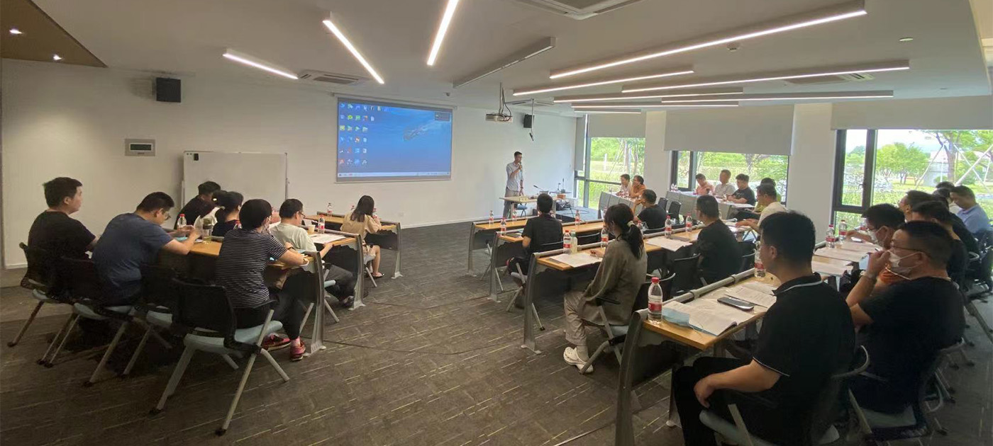 空(kōng)中管制(zhì)培訓